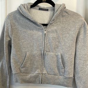 BRANDY MELVILLE CROPPED GREY ZIP UP HOODIE